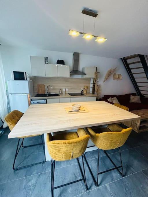 Appartement En Petite Camargue Saint-Laurent-dʼAigouze Extérieur photo